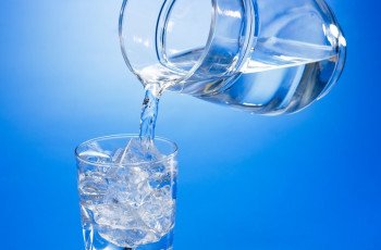 Como a imunização de reservatórios de água afeta a qualidade da água?